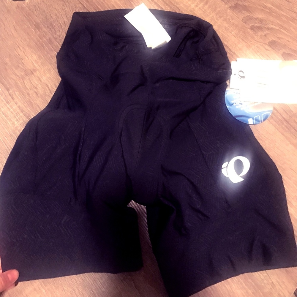 Pearl iZumi Cyclist Biking Shorts with comfy booty